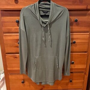 Banana Republic Women's Olive Turtleneck Top